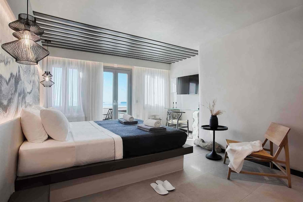 ArmonOia Suites
