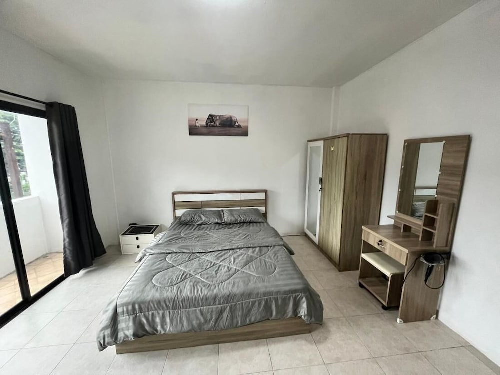 Private Apartment in Phuket With Balcony and Free Wifi
