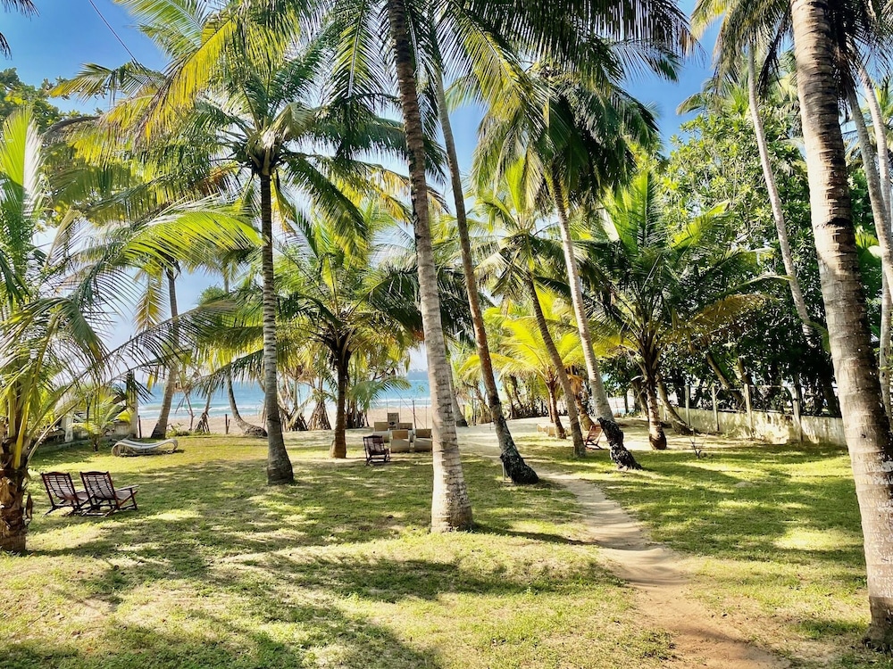 Isana Beach House