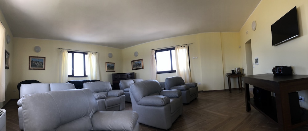 Photo 29