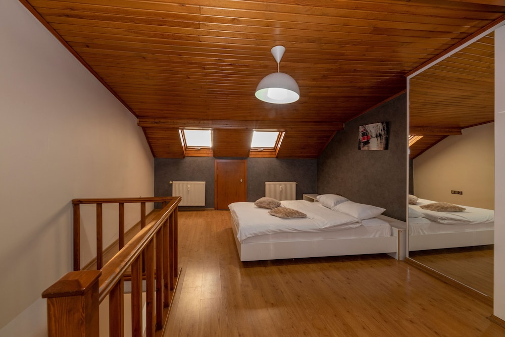 Opera House Otel - Image 38