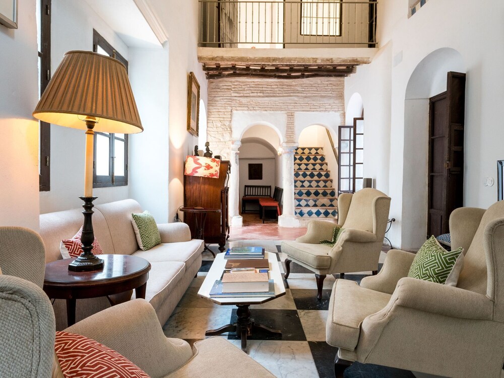Charming Holiday Home in Fuentes de Andalucía With Pool