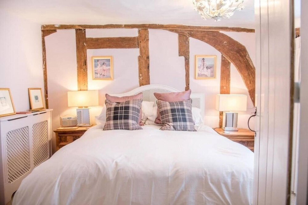 Sudbury Vacations - Rose Cottage Lavenham - Property Image 5