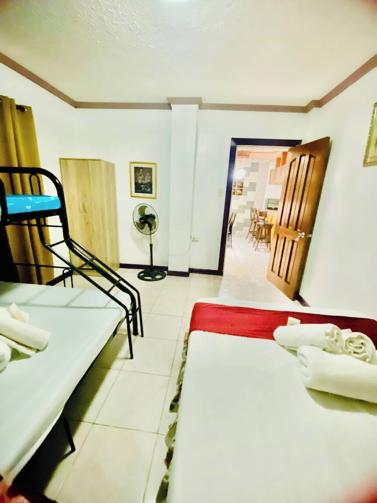 Len's Staycation 3bdr-2br-downstairs ,netflix&wifi