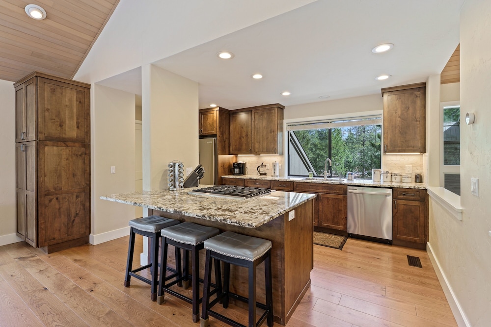 20 Aspen Lane 5 Bedroom Home