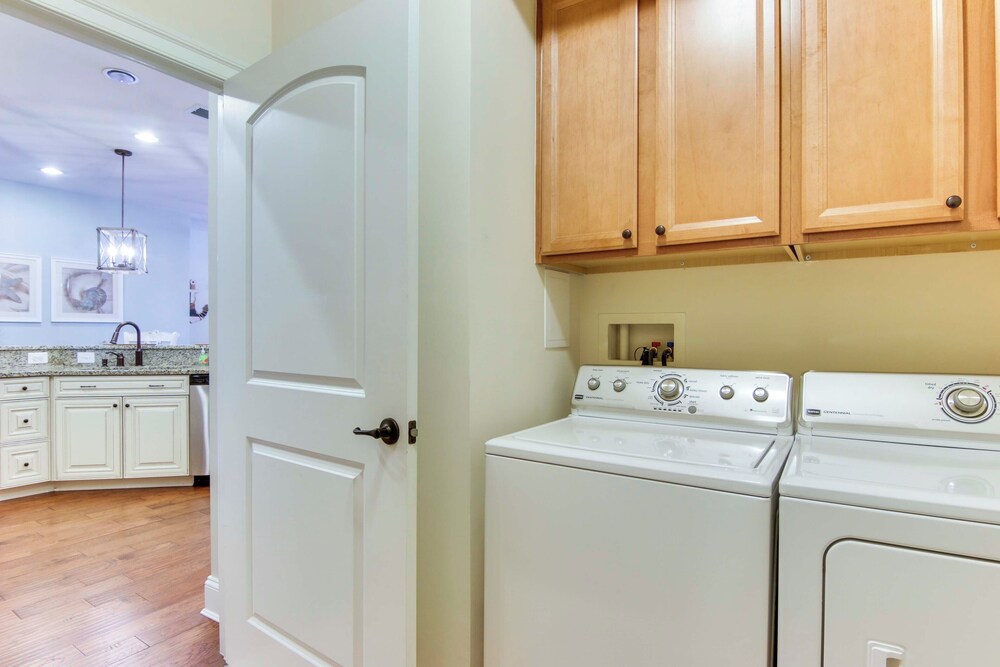 Shuttle to Beach: Ocean View Home w/ Patio