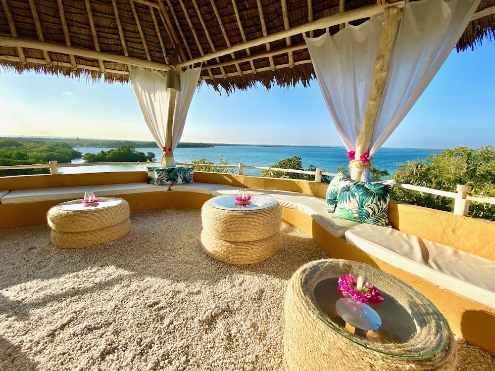 Rock and Sea Resort