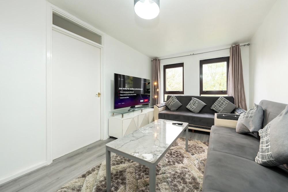 1bedlondonapt-freeparking-fastwifi-sofabed