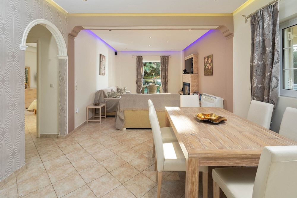 Villa Erato With Private Swimming Pool