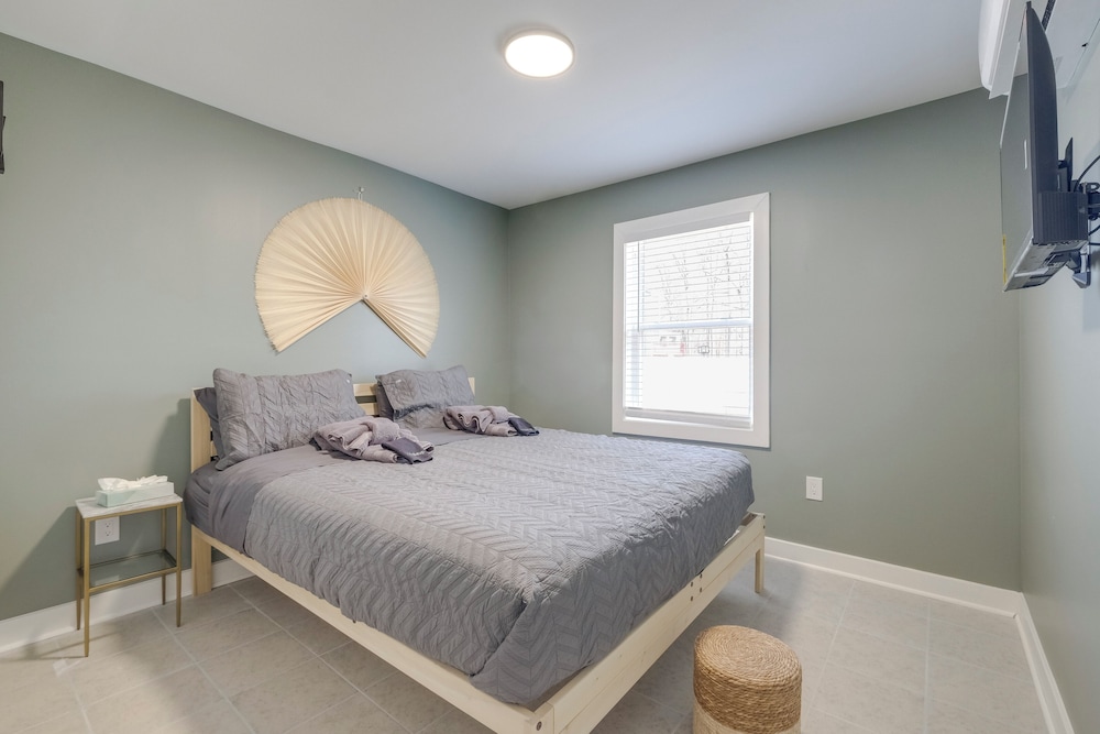 18 Mi to DC: Upscale Apartment in Fort Washington!