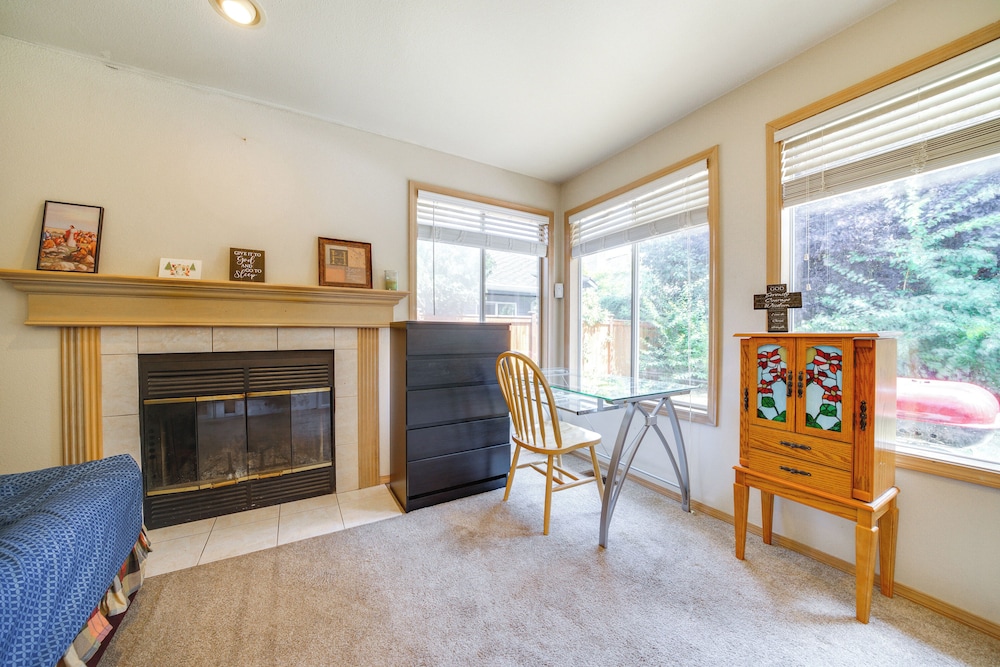 Walk to Hiking Trails: Renton Home w/ Fenced Yard!