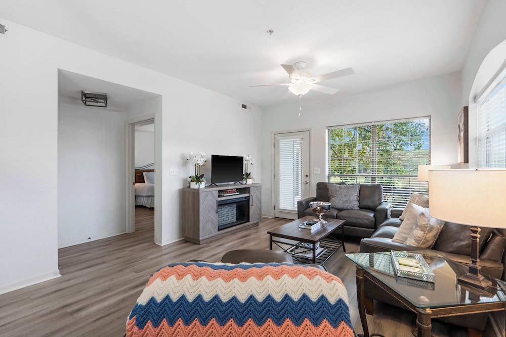 Fairway Follies Luxury Retreat
