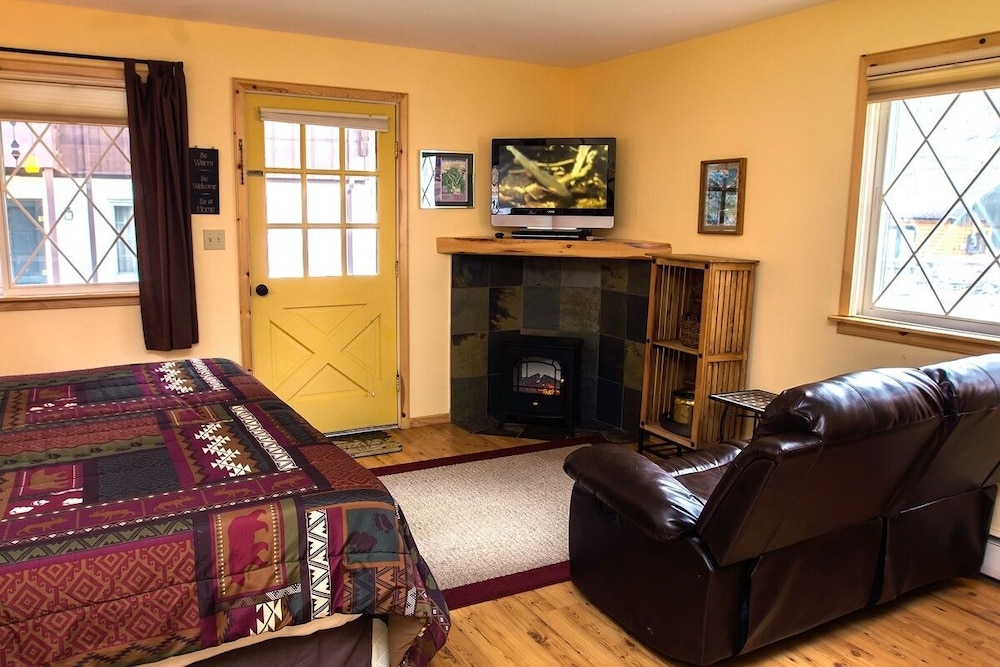 Fawn Valley Inn: 235 1 Bedroom Condo