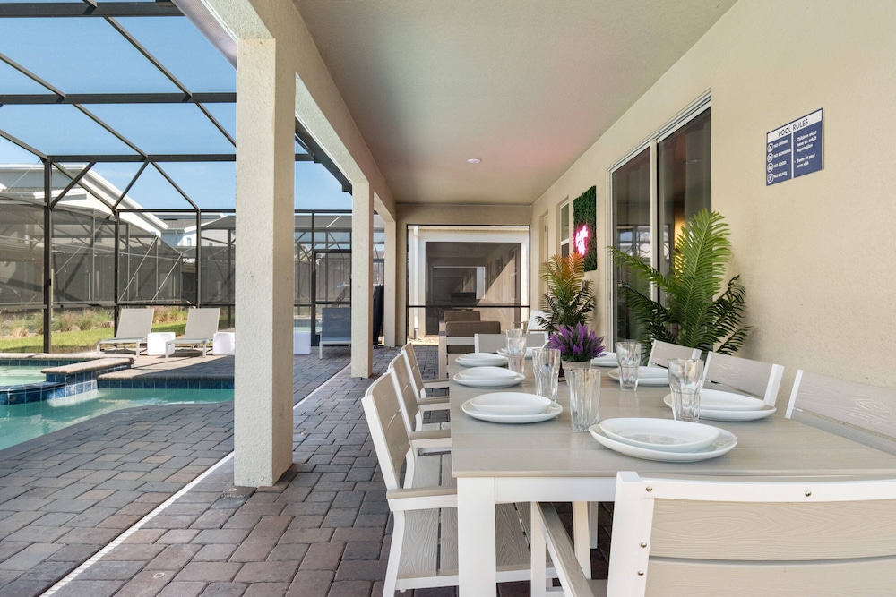 Gorgeous 9bedroom Home Private Pool Game Theater