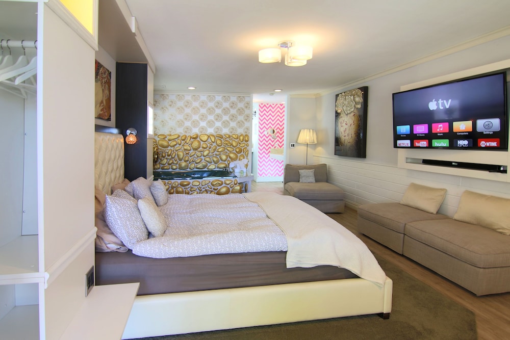 Big Bear Spa Suites