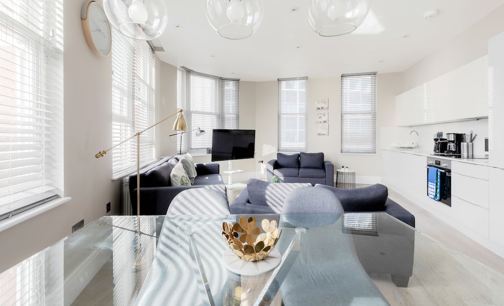 Superb Apartments opp Edgware Rd Station