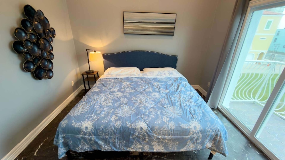 100 Steps To Beach Great Value Pool 2 Bedroom Apts