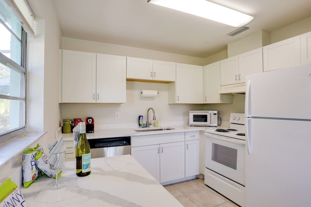 2 Mi to Hobe Sound Beach: Townhome w/ Lanai