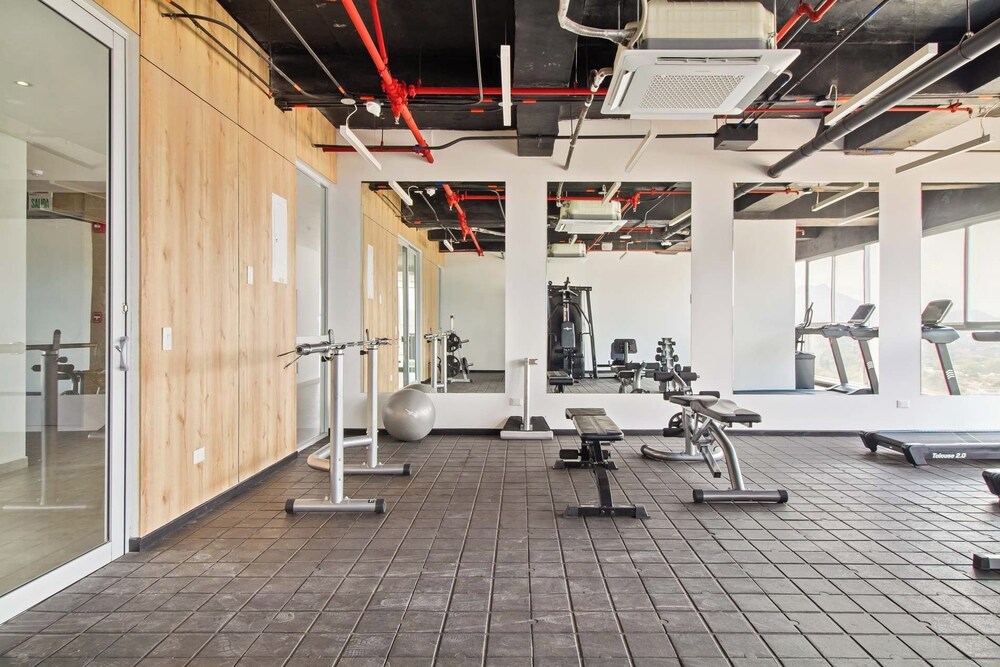 Salguero Suites By HostPro