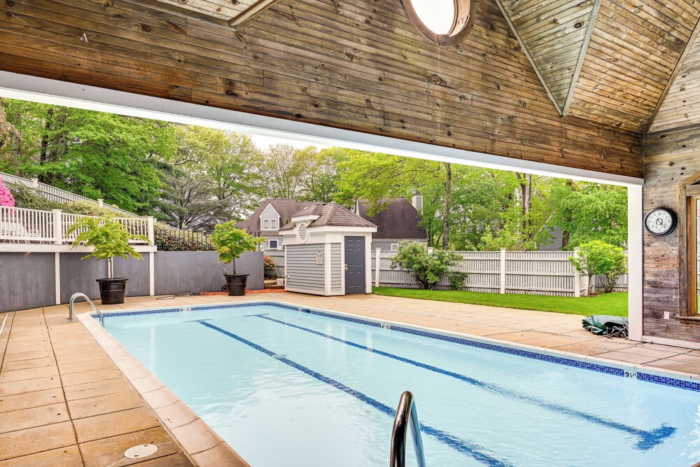 1 Mi to Mohegan Sun: Studio w/ Pool Access