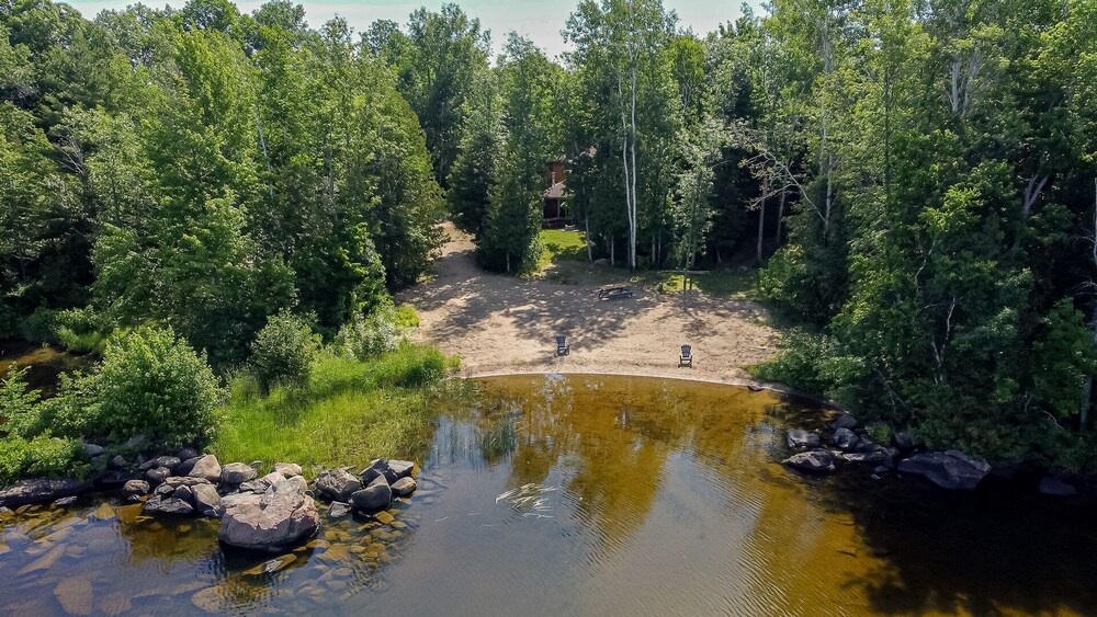 Lakepoint Cottage Resort