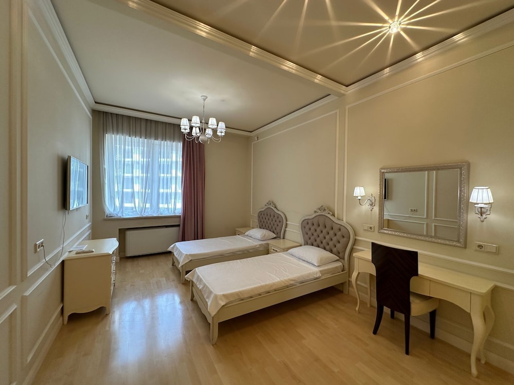 North Ave. Apartments by Luxe Group HH55