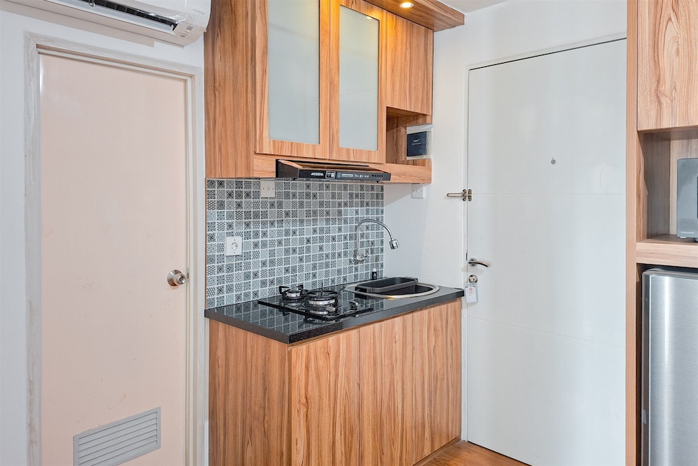 Warm And Cozy 2Br At Urbantown Serpong Apartment