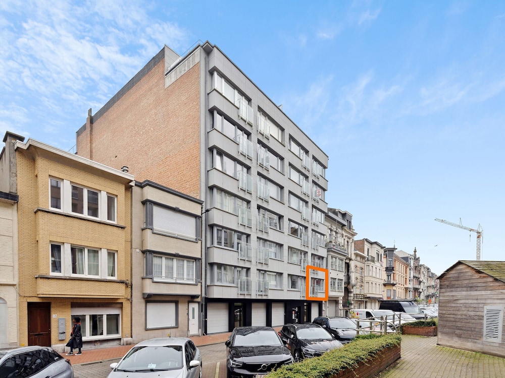 Bright 2-bedroom Apartment