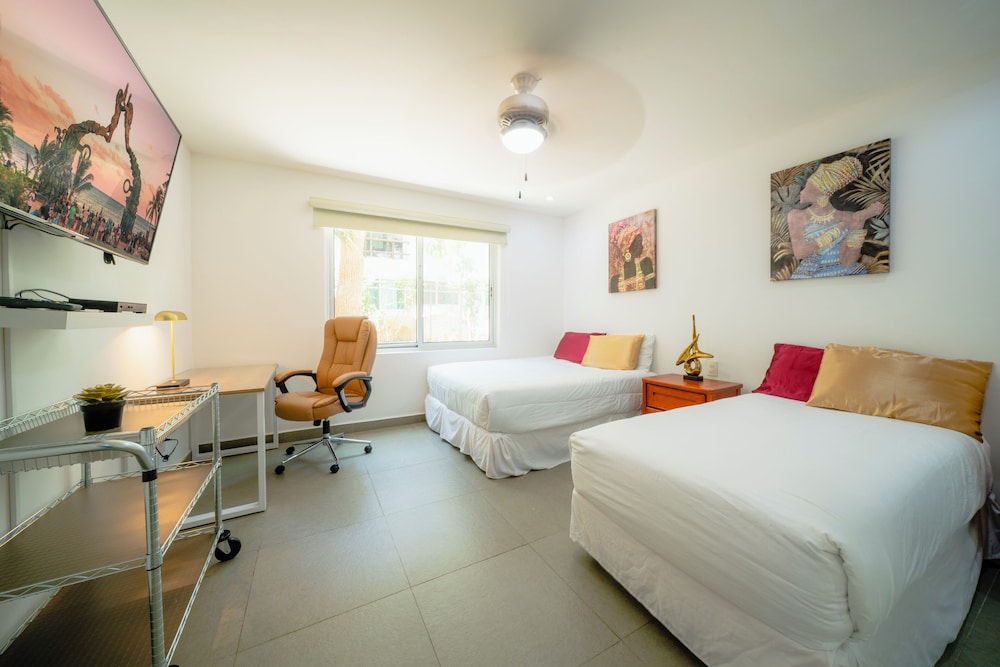 Condo de 3 habitaciones y 4 albercas