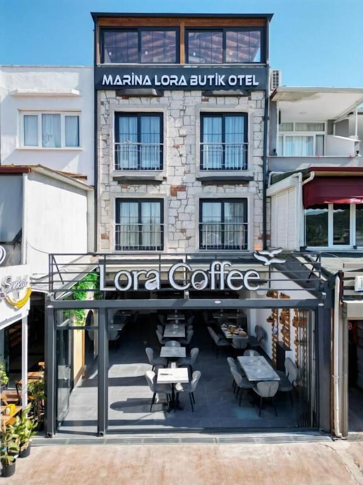 Marina Lora Butik Otel Sığacık