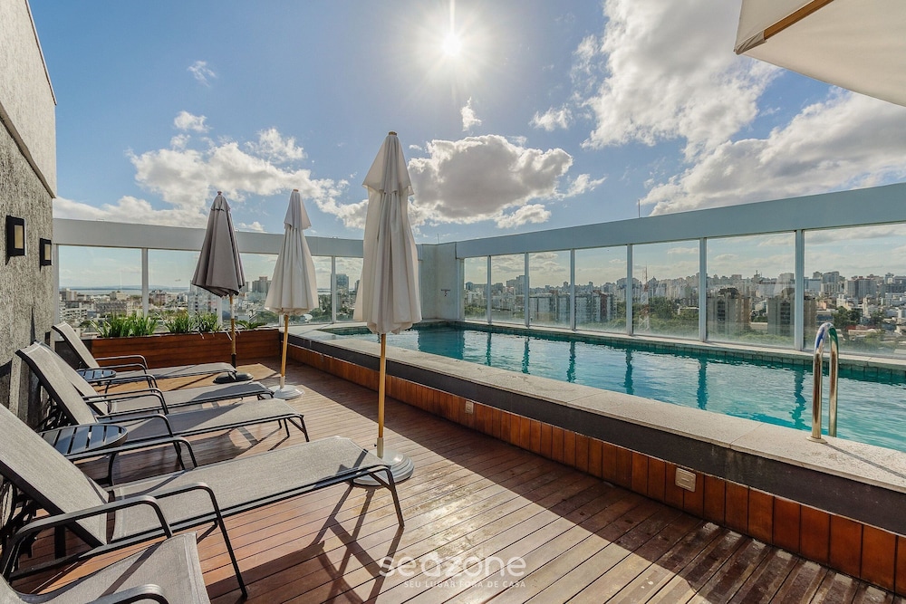 Beautiful Apartment in Condo With Pool Rpf0605
