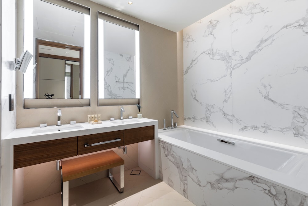 Maison Privee - Fabulous Apt w/ Sensational Burj Khalifa Views