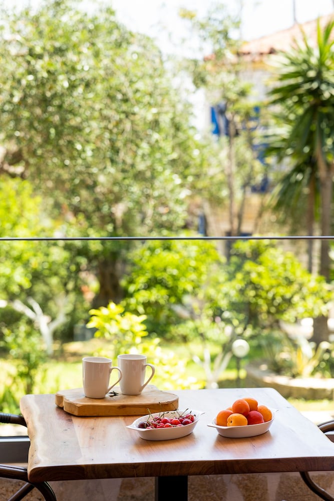 Mathraki Resort