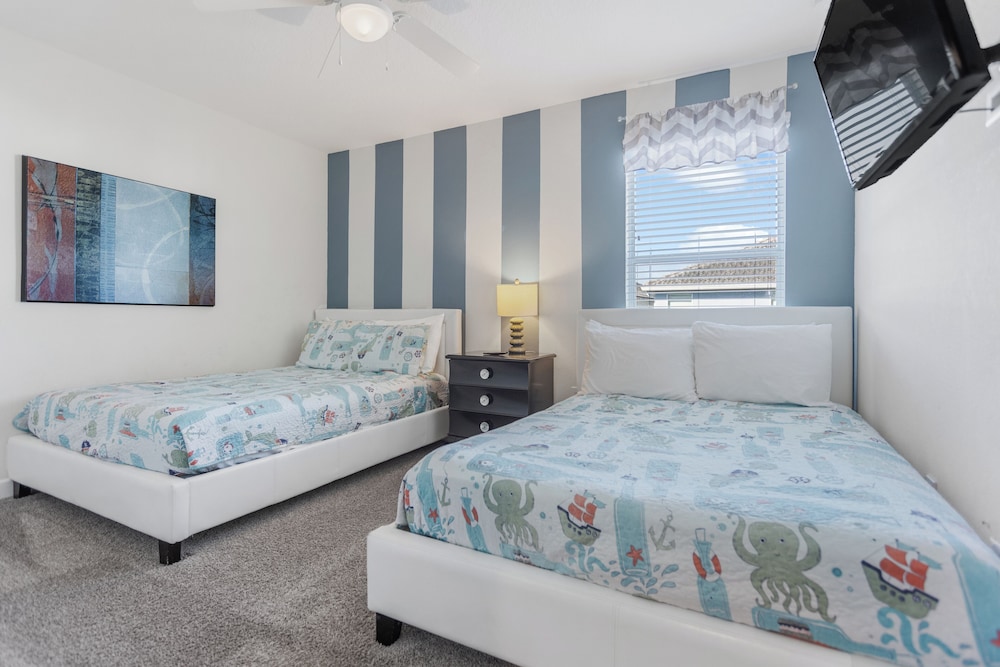 Kissimmee Retreat  6BR House Sleeps 14