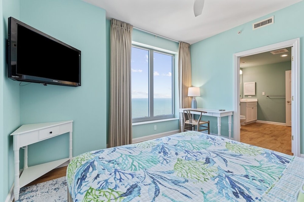 2507 Margate - 4 bedroom ocean front condo - 4 Condo view 5