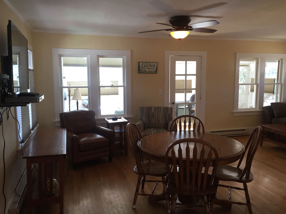 River Rock Cottages
