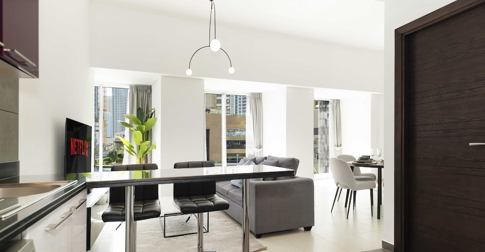 LUX The Cayan Superior Suite 2
