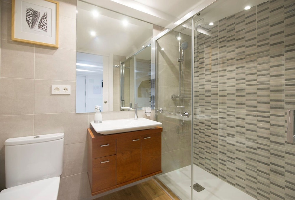 LUXURY IN OLD TOWN NEAR BEACH - by SanSebastianApartments.es photo 5