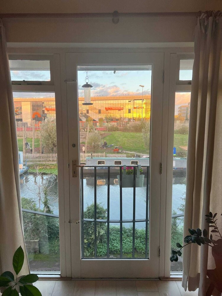 Tranquil 1 Bedroom Apartment With River View