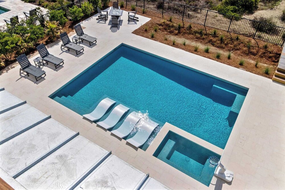 712 Ocean Blvd by Avantstay New Construction w/ Pool, Game Zone, Private Beach Access, and Oceanfront Views
