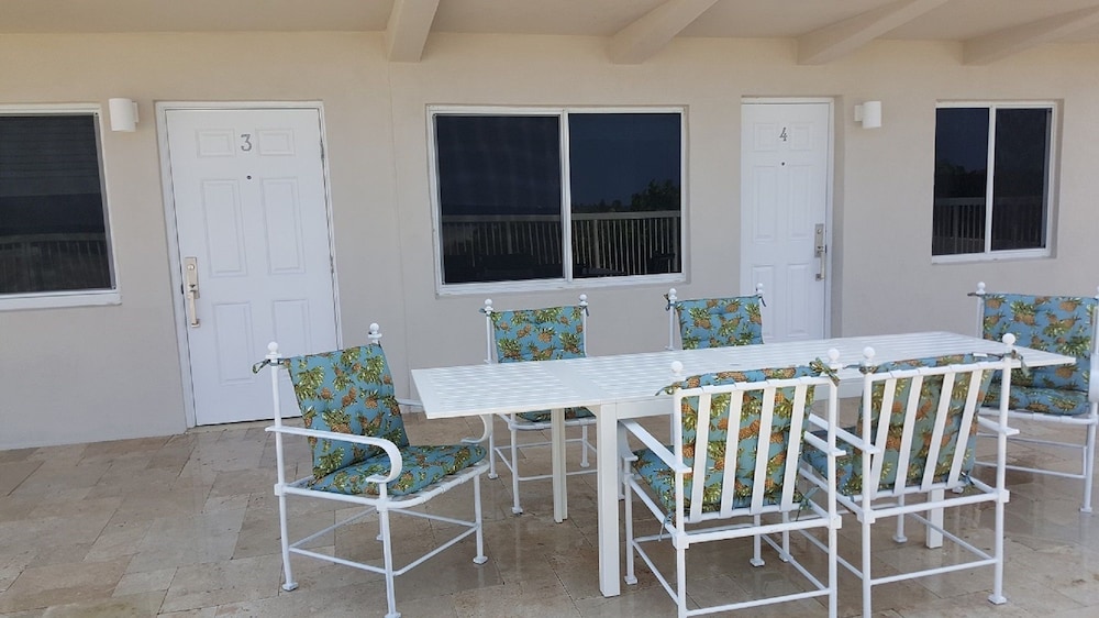 Le Cabanon Motel