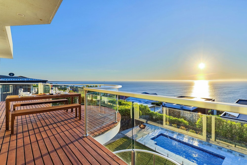 Clifftop Family Retreat With Views Pool