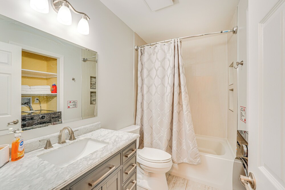 4 Mi to Hudson River: Cozy Newburgh Home!