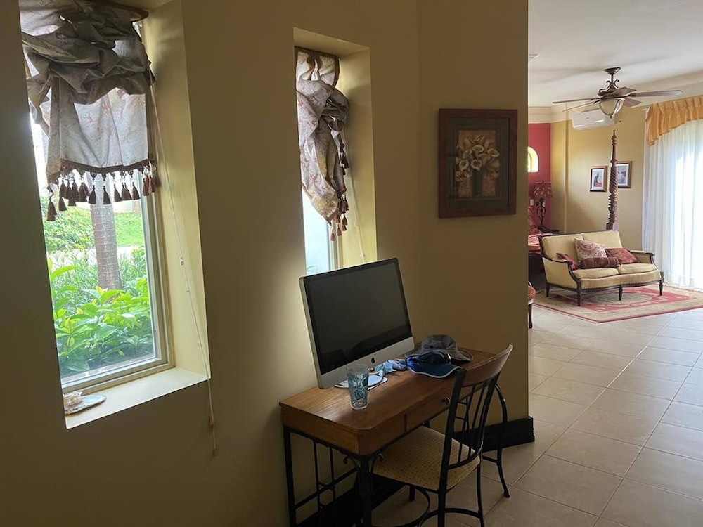 Room in Apartment - Nice Room In Playa Flamingo
