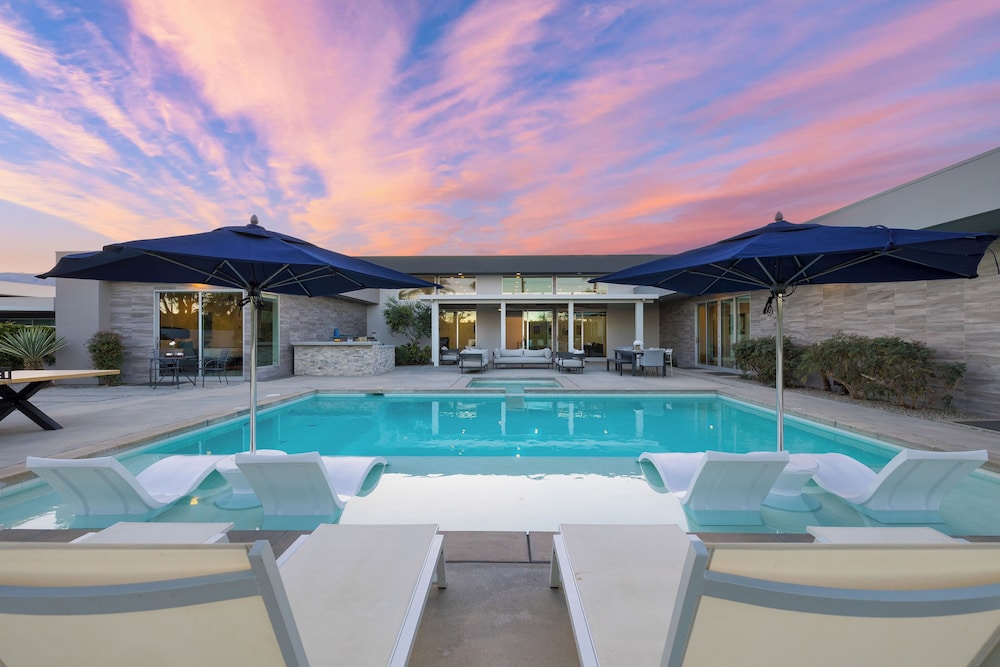 The Polo Villas by AvantStay – Modern Oasis Near Empire Polo Club