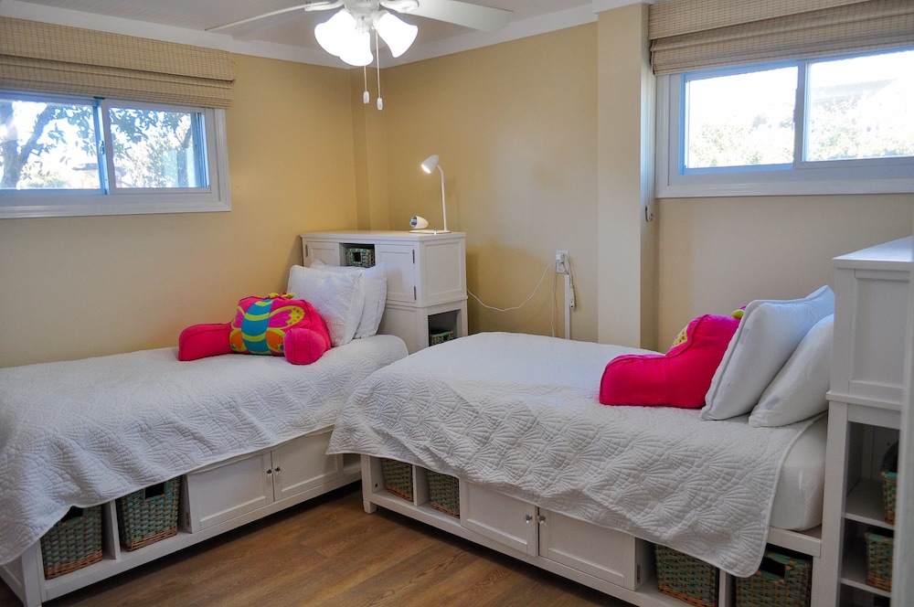 Sunray Cottage by Topsail Realty