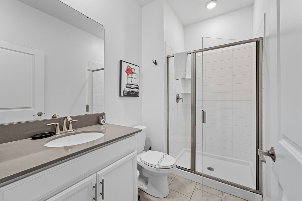 Chic & Fun Family Stay 10 Mins to Disney