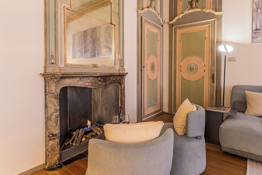 Rovelli 41 by Rent all Como