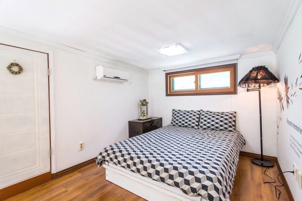 Sunny Junny Pension