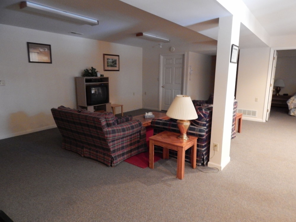 Galena Vacations - House on Pond Court - Property Image 2